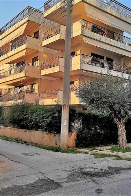 RESIDENTIAL BUILDING FOR SALE IN GLYFADA