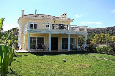 HOUSE FOR SALE IN AGIA MARINA