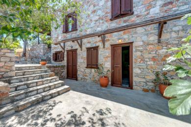 PROPERTY FOR SALE IN SYROS